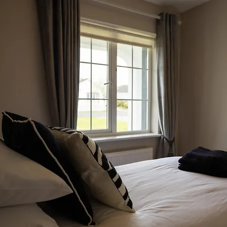 Coastal Haven In Beautiful Village Stradbally (Waterford)