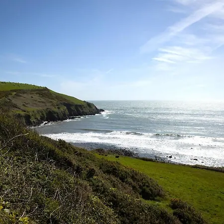 Coastal Haven In Beautiful Village *